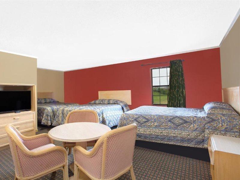 Knights Inn Wildersville Esterno foto