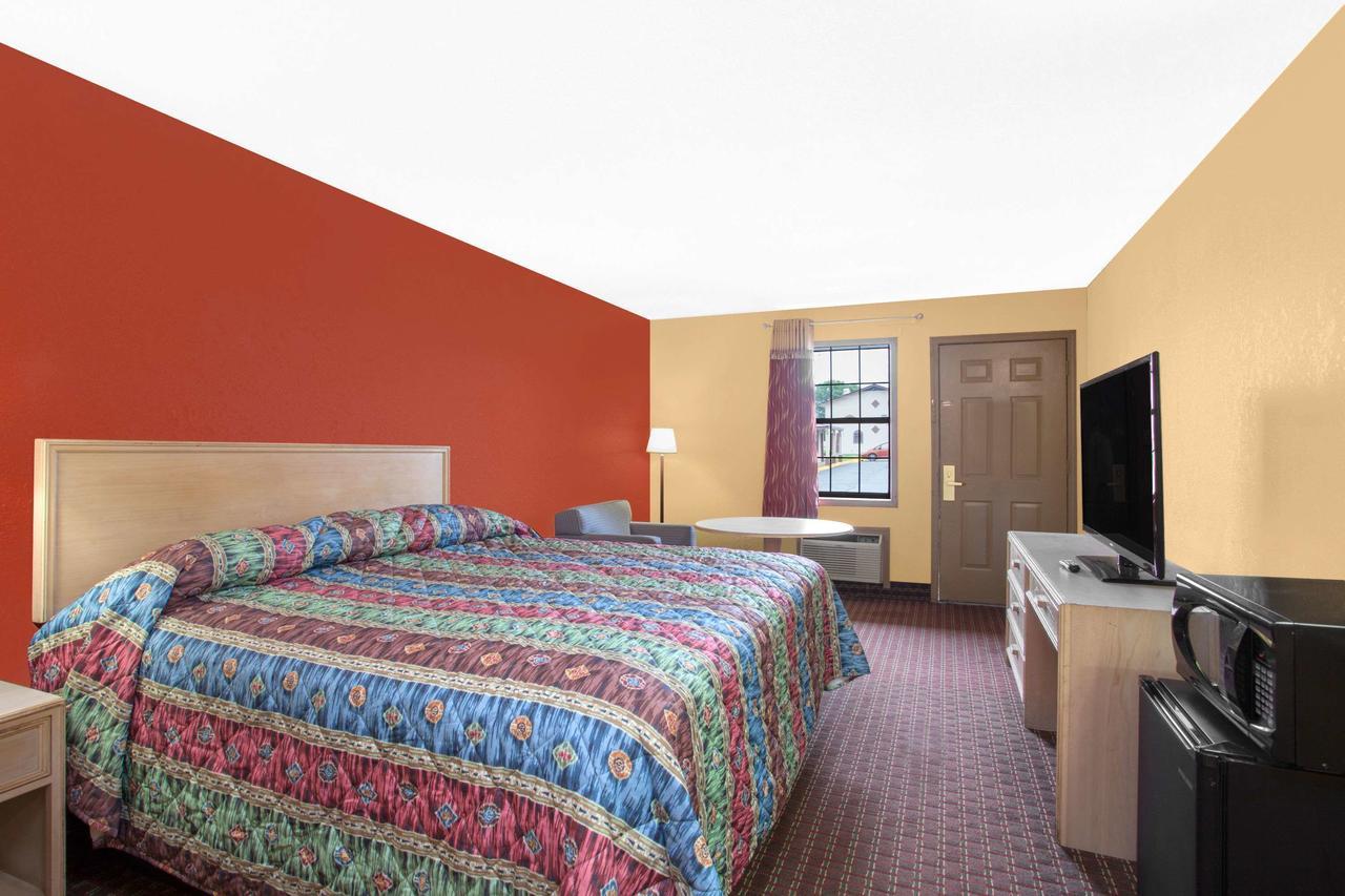 Knights Inn Wildersville Esterno foto