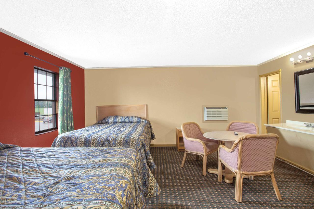 Knights Inn Wildersville Esterno foto