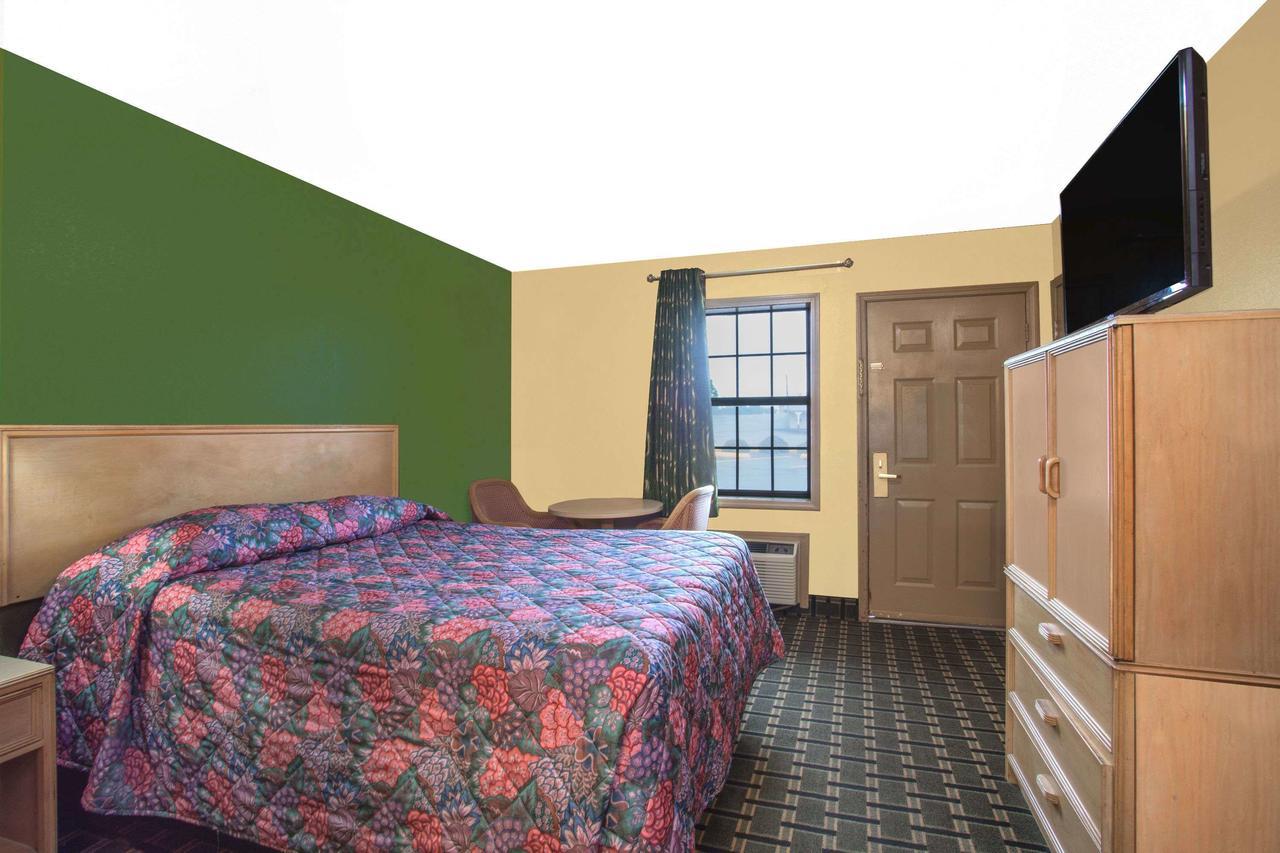 Knights Inn Wildersville Esterno foto